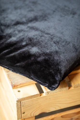 Spilvens SPL3, melns