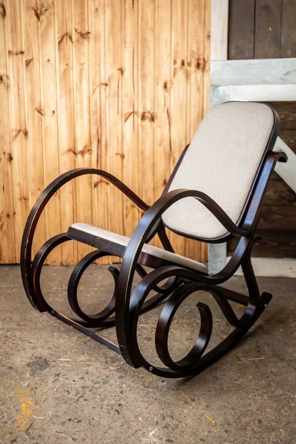 Šūpuļkrēsls GRANNY, tumši brūns/bēšs