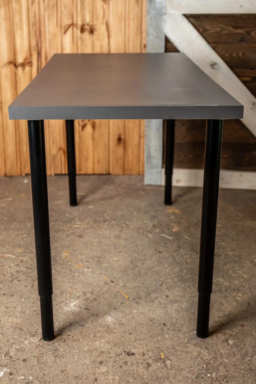 Galds LINNO ar regulējamu augstumu, pelēks/melns