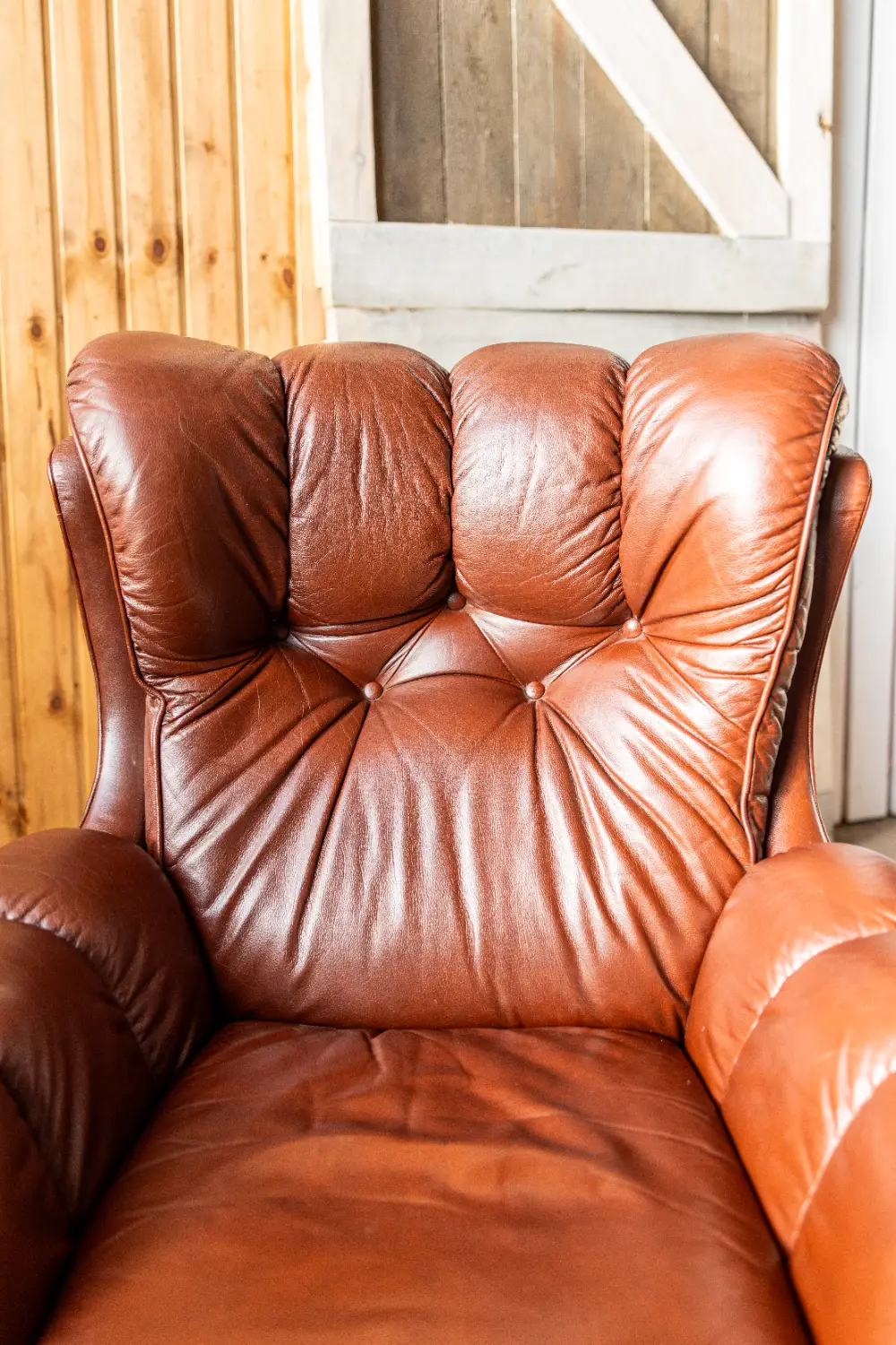 Ādas krēsls CHURCHILL ar kāju soliņu, brūns